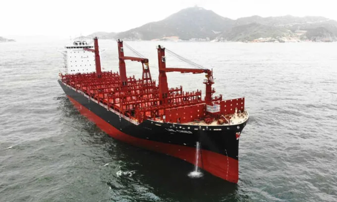 Tàu Swire Shipping phục vụ tuyến có kết nối cảng Long Beach và Oakland